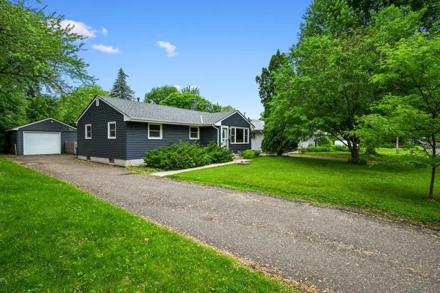 1031 Sumter Avenue N, Golden Valley, MN 55427 - #2