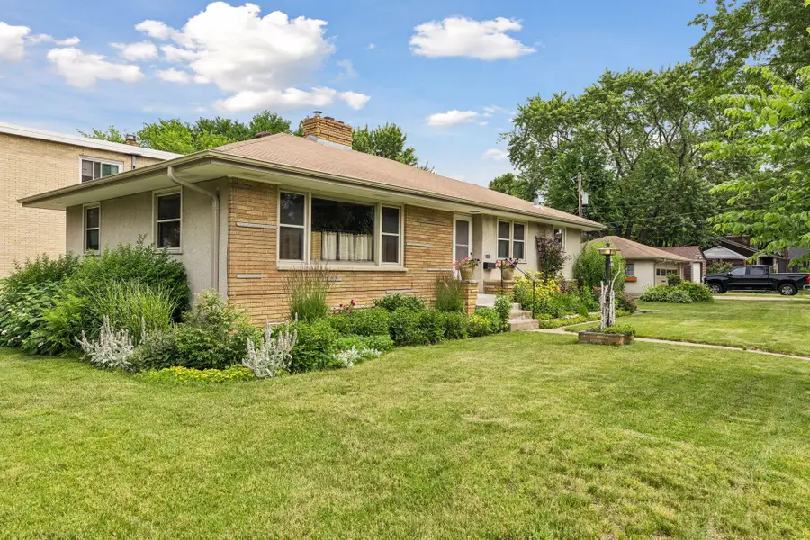 375 Jessamine Avenue W, Saint Paul, MN 55117 - #2
