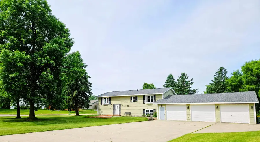 206 Pine Street Sw, New London, MN 56273 - #3