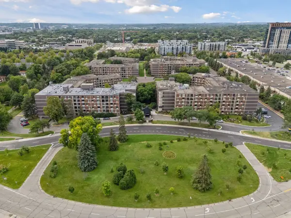 7200 York Avenue S #126, Edina, MN 55435