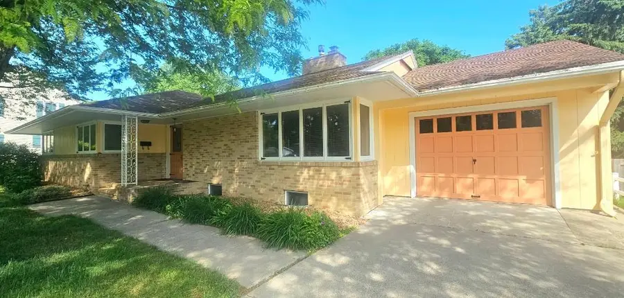505 E 3rd Street, Morris, MN 56267 - #2