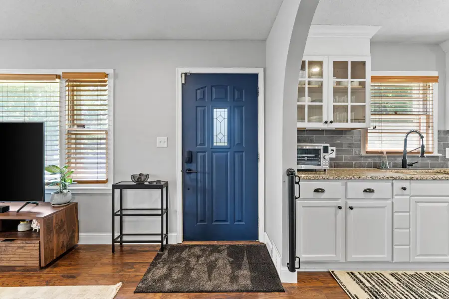 547 11th Avenue N, South Saint Paul, MN 55075 - #2