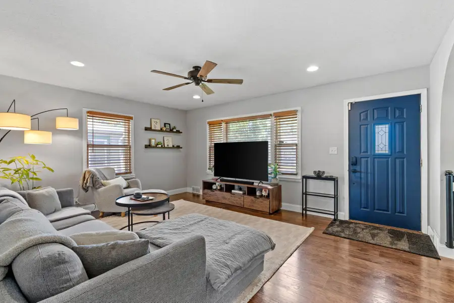 547 11th Avenue N, South Saint Paul, MN 55075 - #3