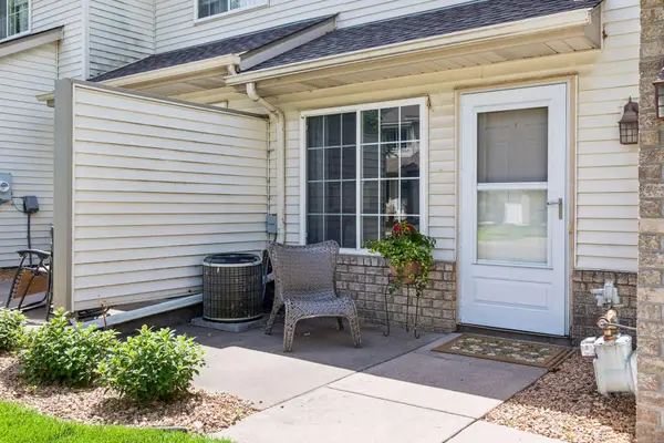 7943 Forest Boulevard #I, Woodbury, MN 55125