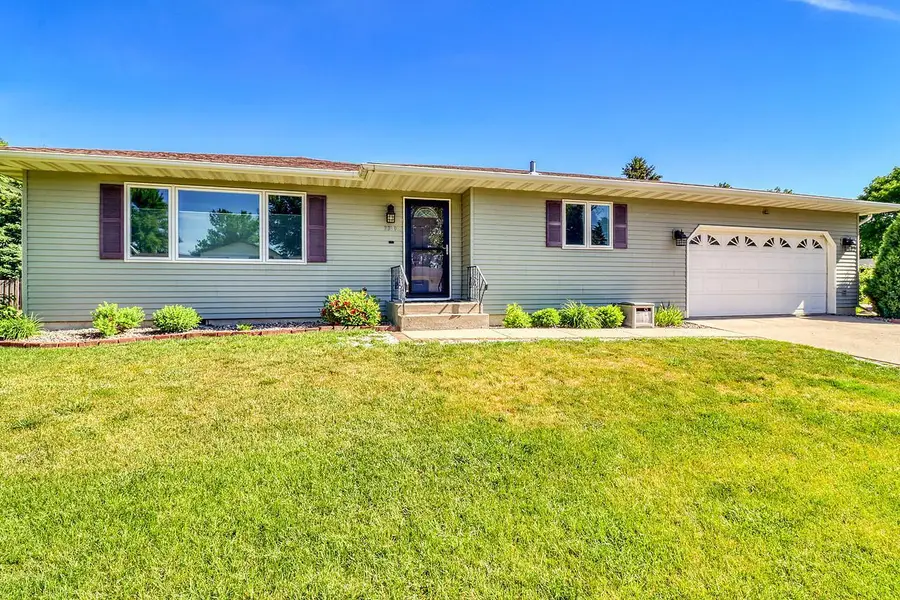 2206 Chancery Street S, Moorhead, MN 56560 - #2
