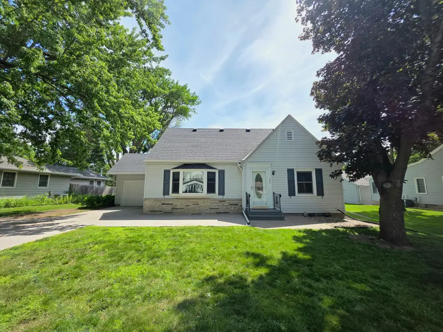 723 S 4th Street, Le Sueur, MN 56058 - #2