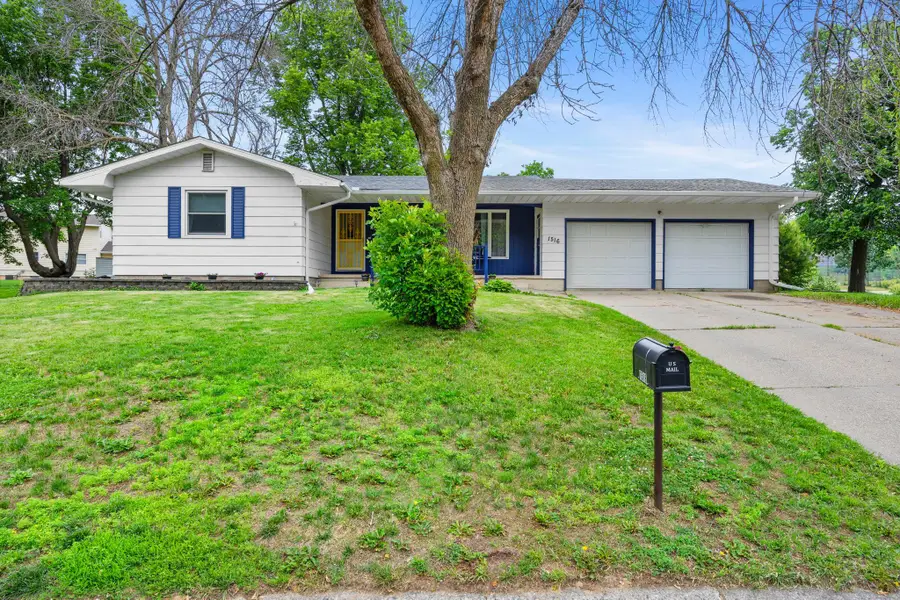 1516 Wellington Crescent, Faribault, MN 55021 - #2