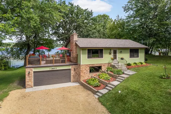 27985 Lakelawn Drive, Lindstrom, MN 55045