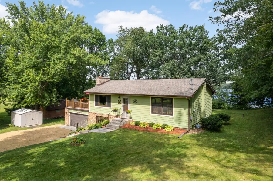 27985 Lakelawn Drive, Lindstrom, MN 55045 - #2