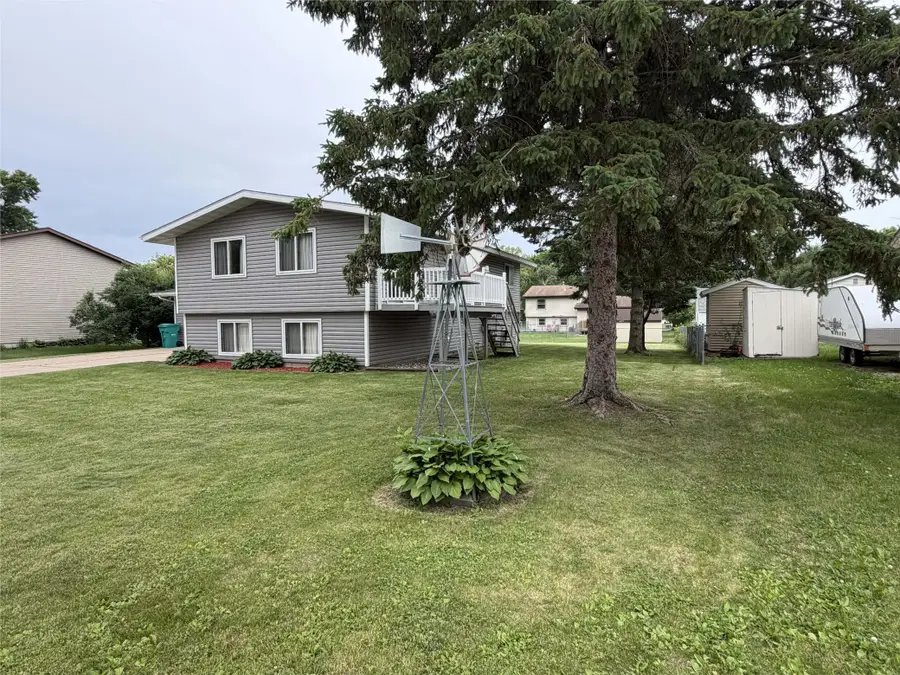 605 NW 10th Ave, Waseca, MN 56093 - #3