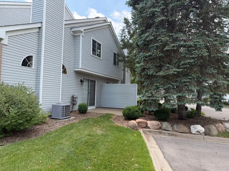 510 Lovell Avenue #4, Roseville, MN 55113 - #2