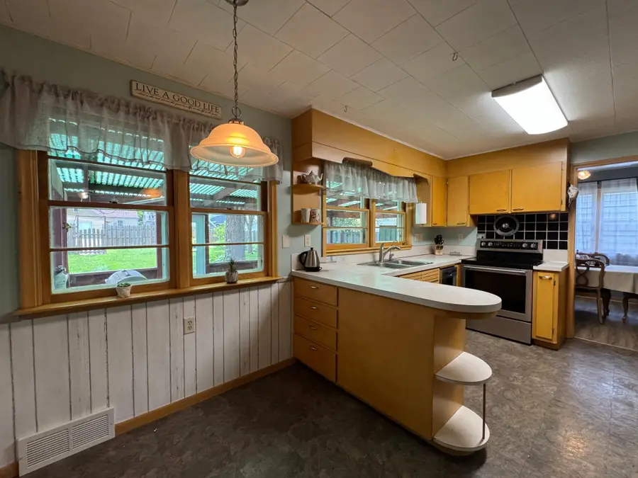107 S Whitney Street, Marshall, MN 56258 - #3