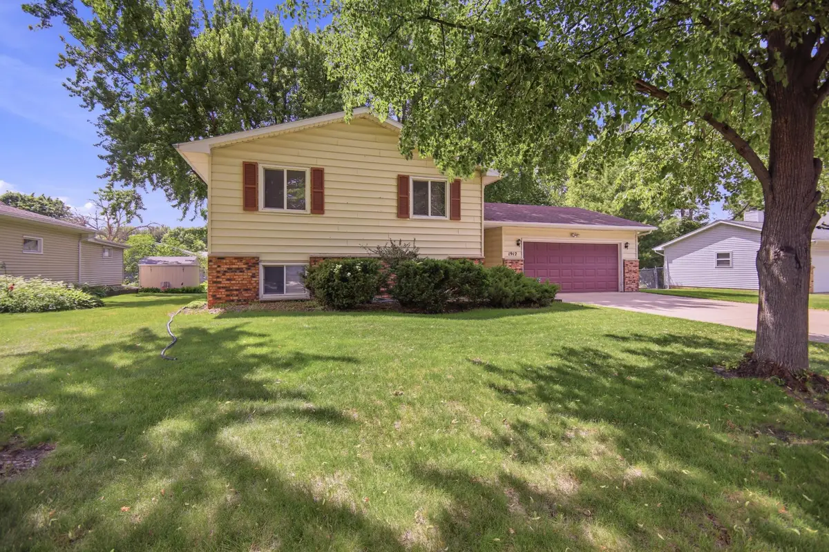1912 7th Avenue Ne, Owatonna, MN 55060 - #1