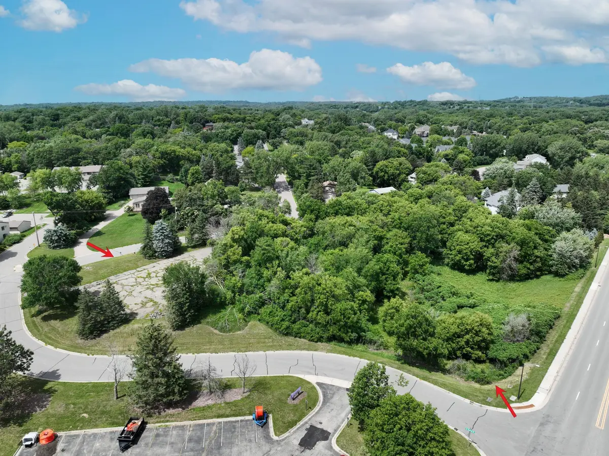 13901 St Andrews Drive, Eden Prairie, MN 55344 - #1