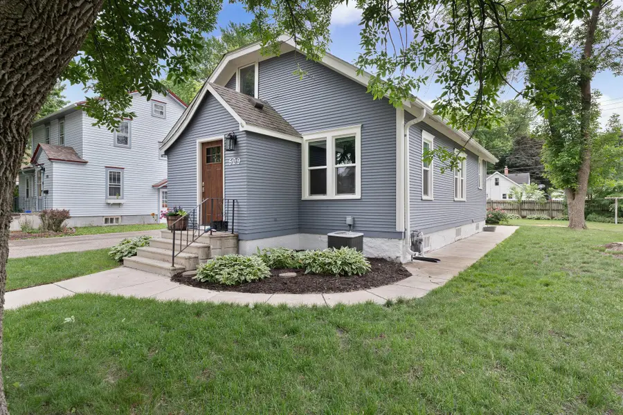 509 E Academy Street, Owatonna, MN 55060 - #2