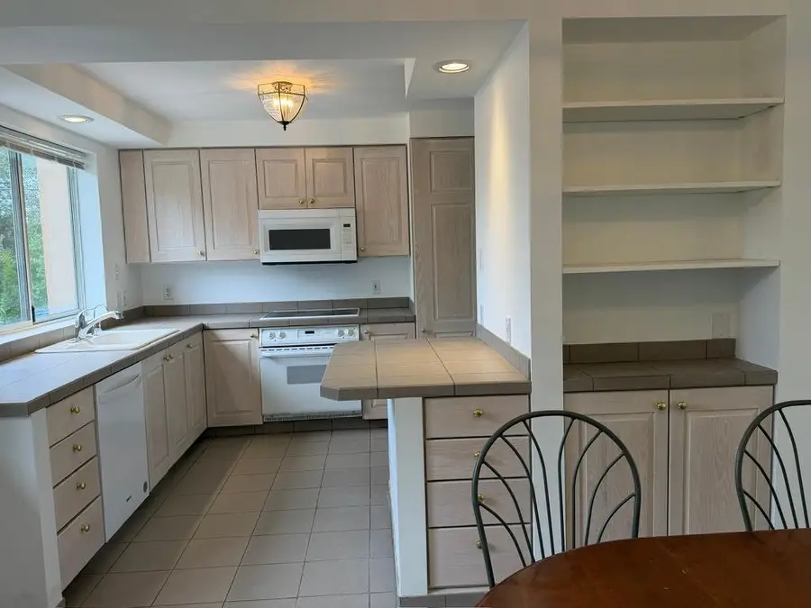 2339 Roselawn Avenue W, Roseville, MN 55113 - #2