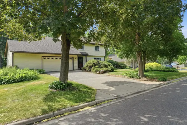 8527 Isle Avenue S, Cottage Grove, MN 55016