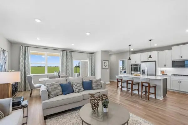 1712 Oak Creek Drive, Chaska, MN 55318