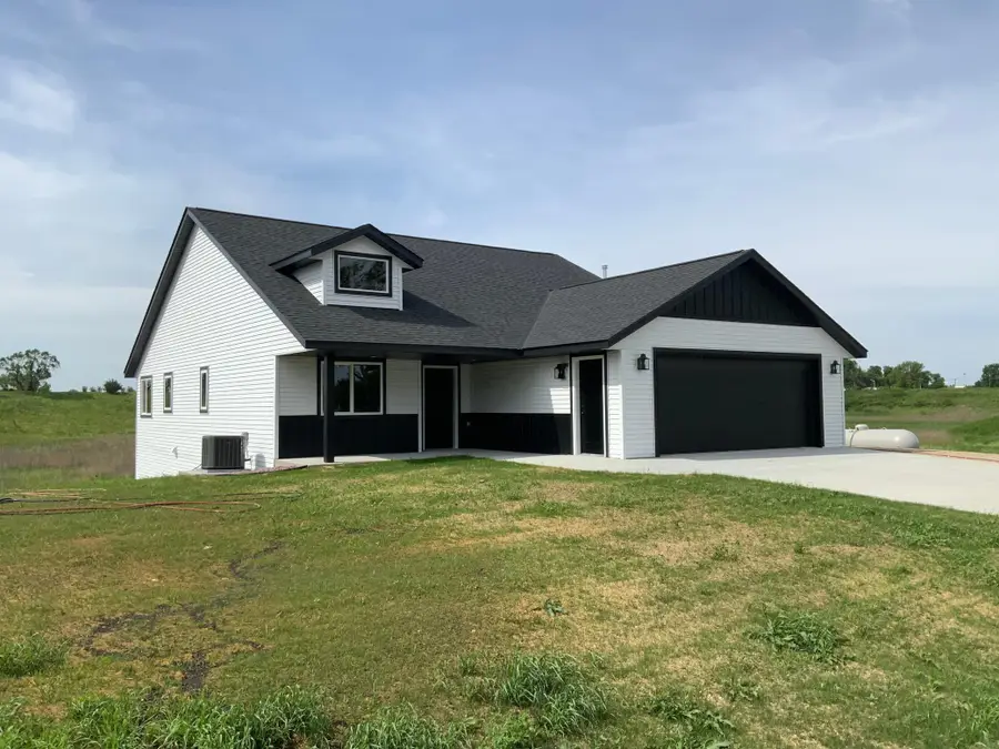 7 Cottonwood Lake Boulevard, Windom, MN 56101 - #2