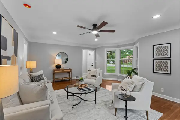 741 Roselawn Avenue E, Maplewood, MN 55117