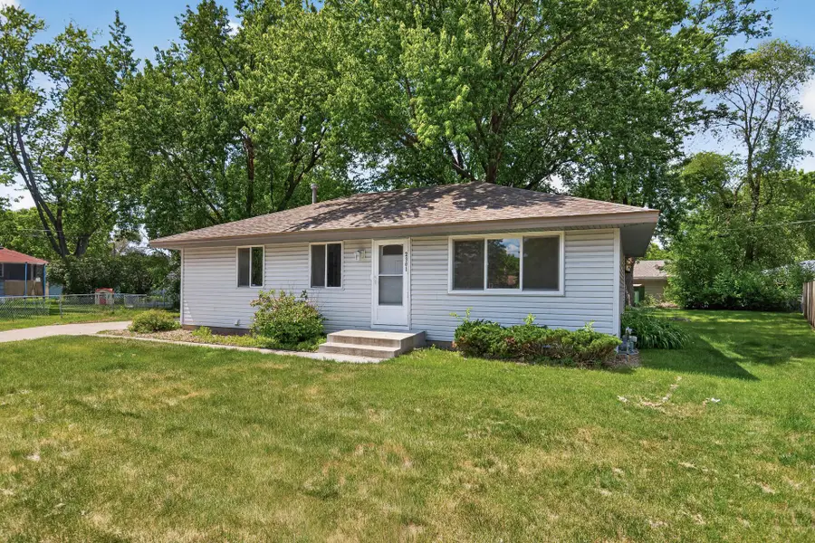 2901 114th Avenue Nw, Coon Rapids, MN 55433 - #2