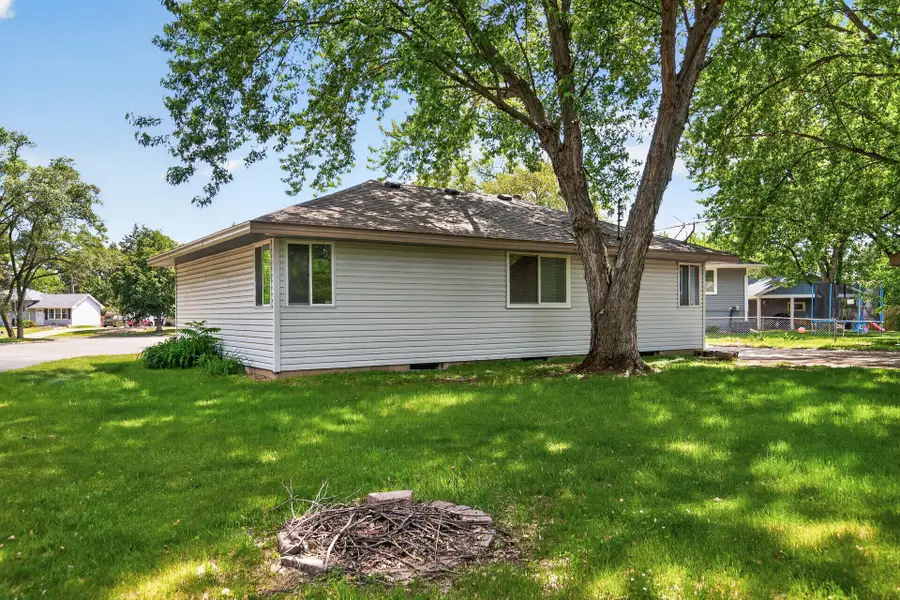 2901 114th Avenue Nw, Coon Rapids, MN 55433 - #3