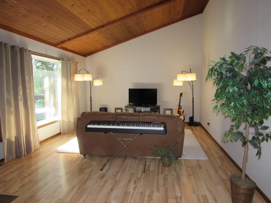 233 E Amber Lake Drive, Fairmont, MN 56031 - #3