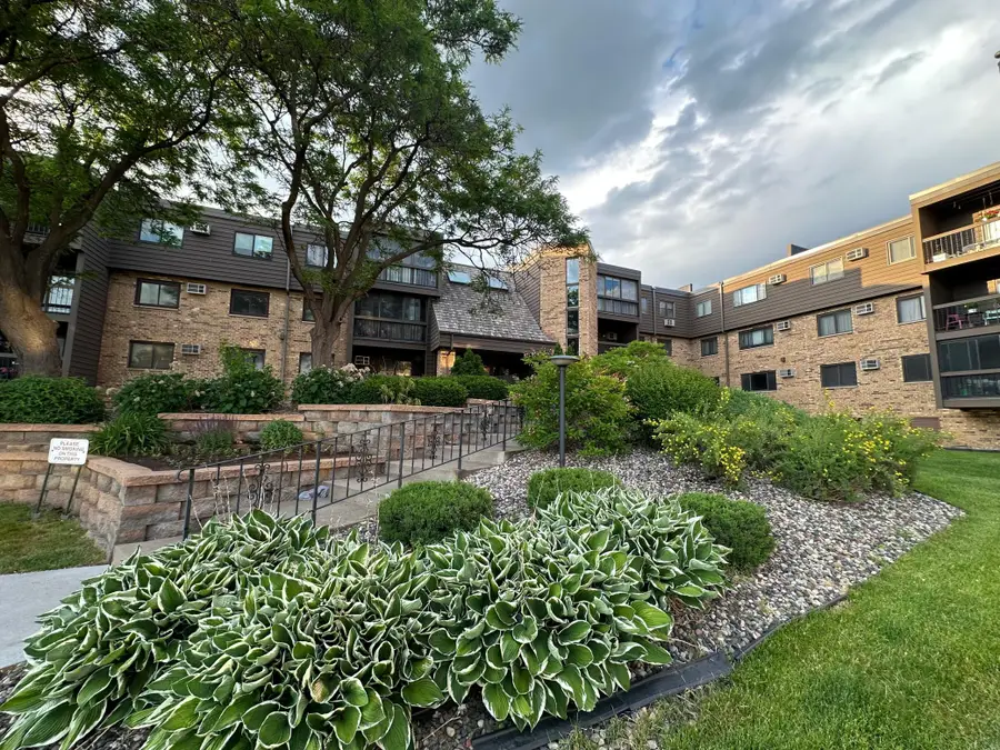 999 41st Avenue Ne #212, Columbia Heights, MN 55421 - #3