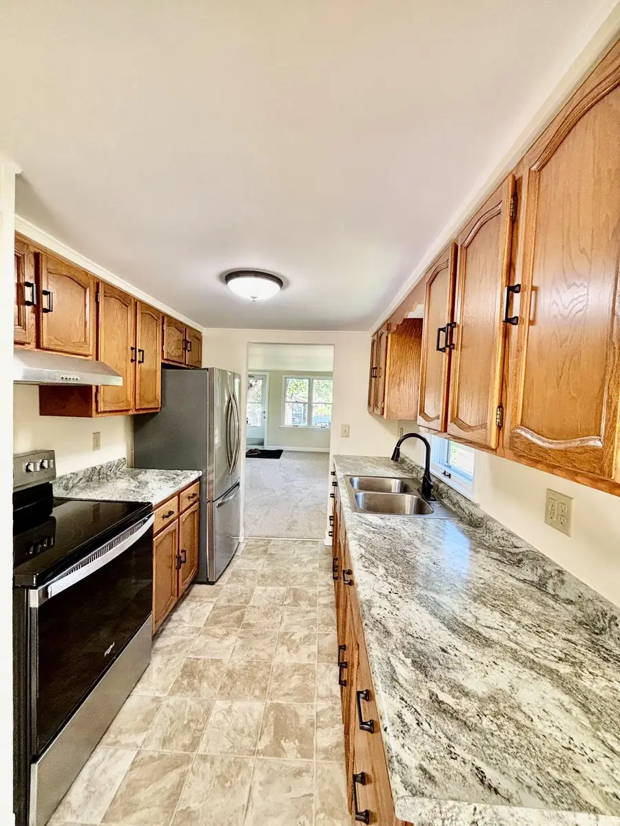 577 Glenbrook Avenue N, Oakdale, MN 55128 - #2