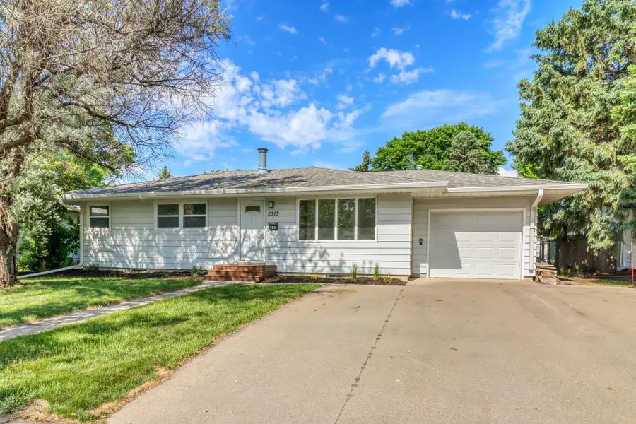 2313 9th Street S, Fargo, ND 58103 - #2