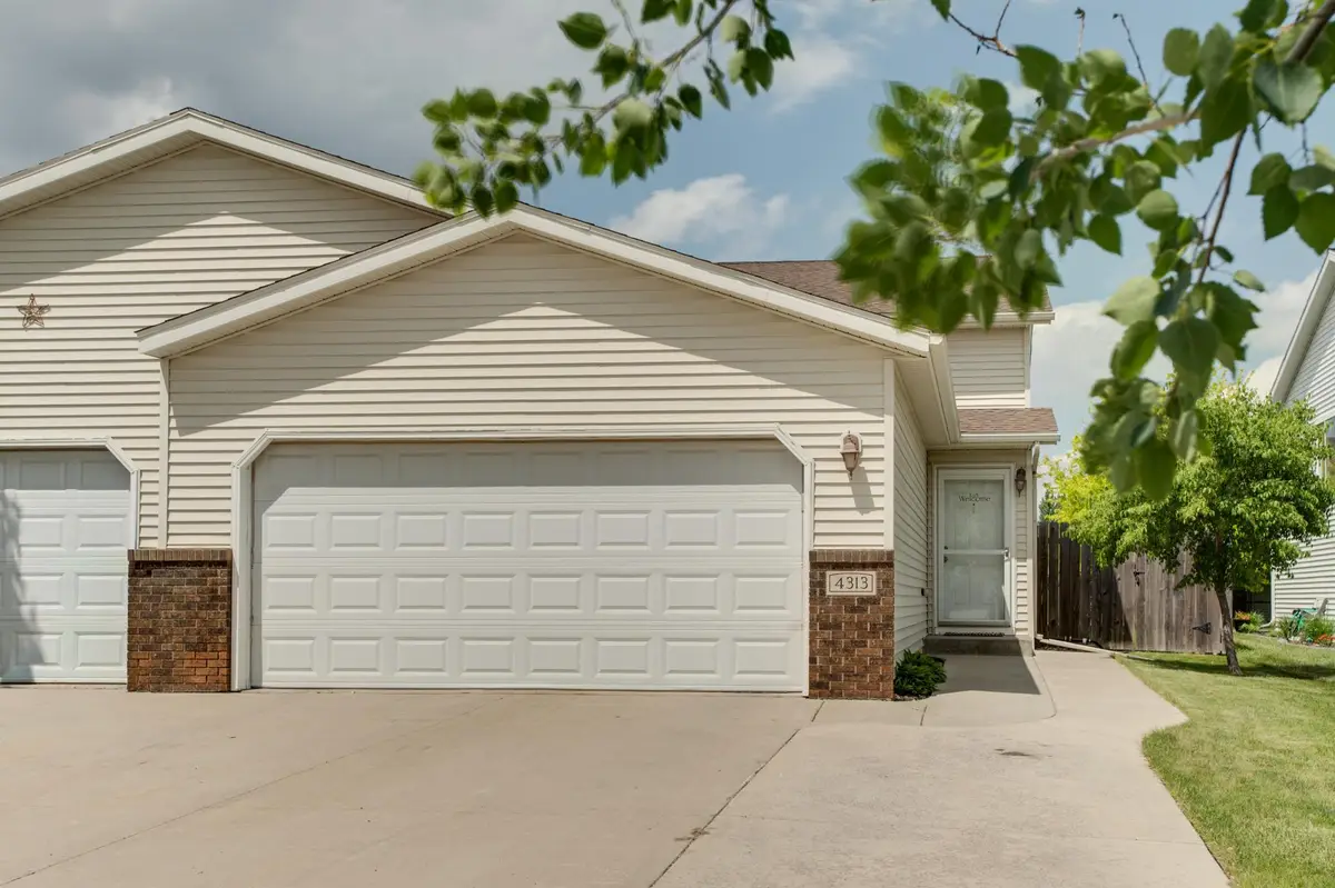 4313 39 1/2 Avenue S, Fargo, ND 58104 - #1