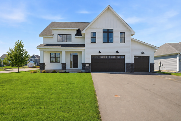 4012 Savanna Court, Chaska, MN 55318
