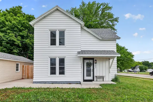 302 1st Street Nw, Dodge Center, MN 55927