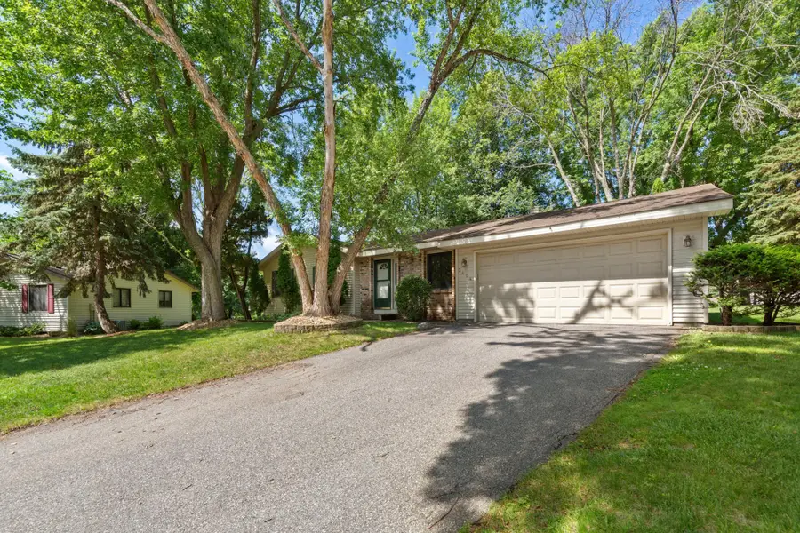 3404 Red Oak Circle N, Burnsville, MN 55337 - #3