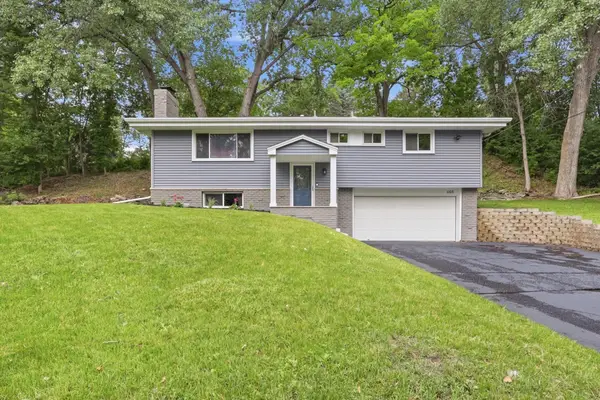 1325 Castle Court, Golden Valley, MN 55427