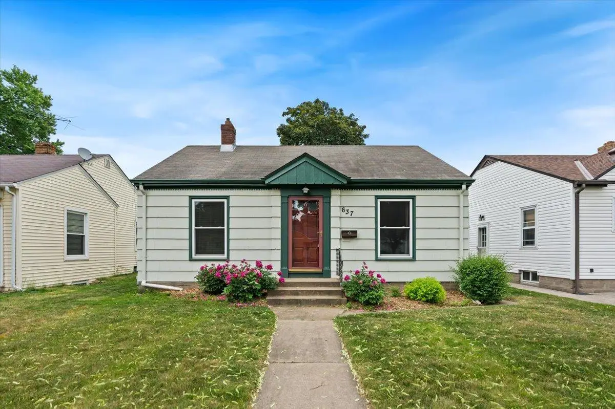 637 7th Avenue S, South Saint Paul, MN 55075 - #1