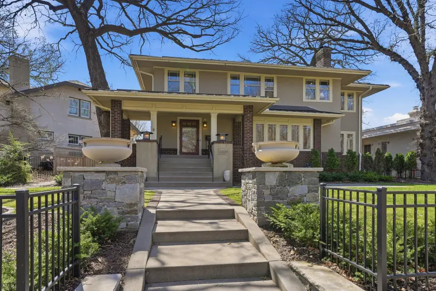 2200 Kenwood Parkway, Minneapolis, MN 55405 - #3