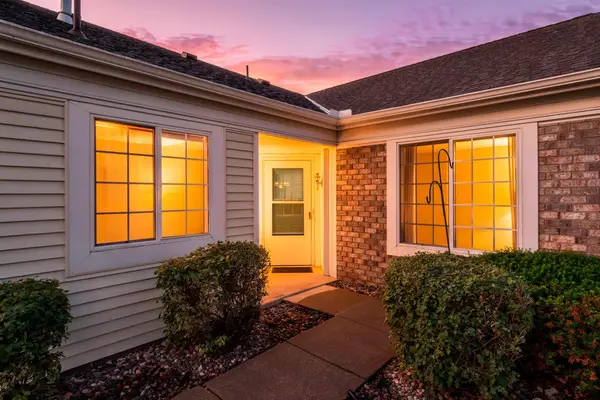 9274 Prairieview Trail N, Champlin, MN 55316