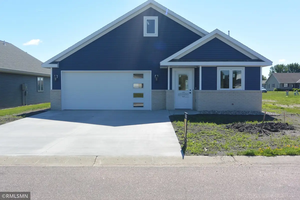 1506 Elsie Drive N, Glencoe, MN 55336 - #1
