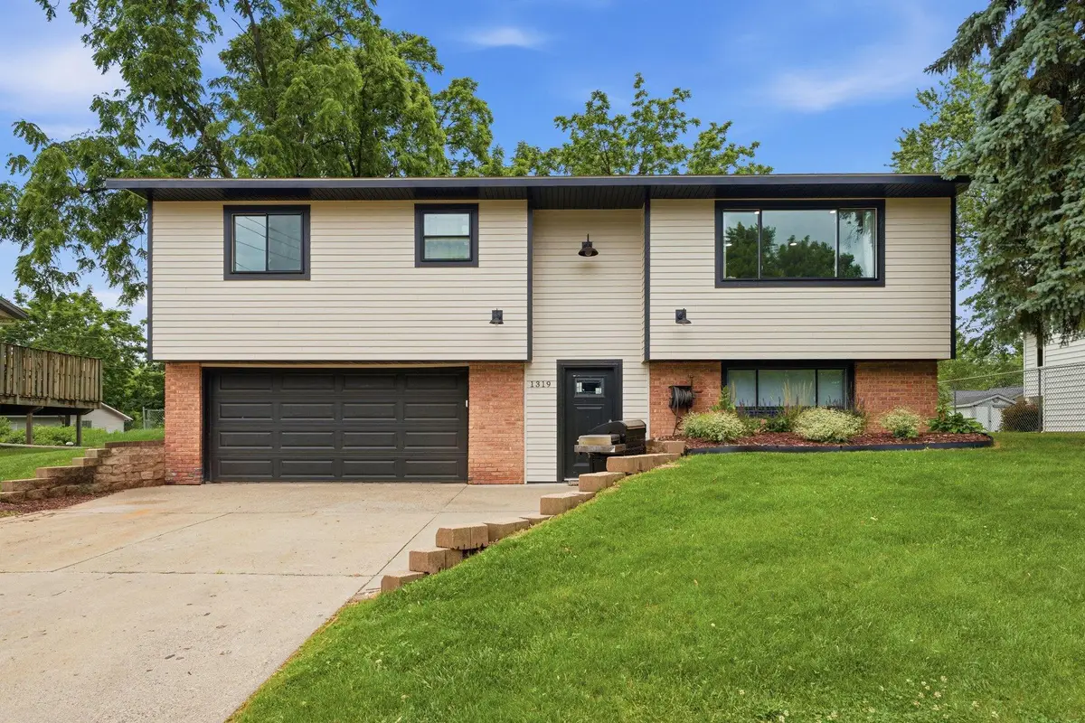 1319 15th Street W, Hastings, MN 55033 - #1