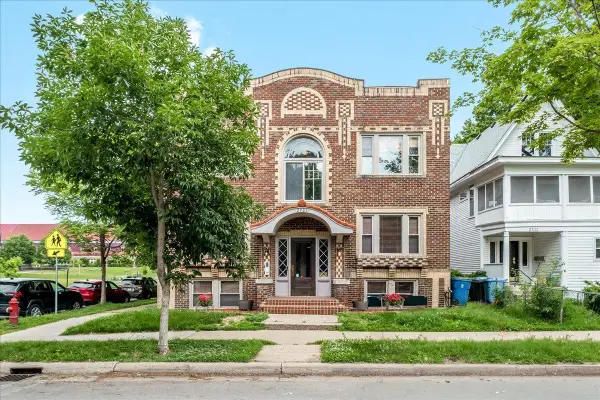 2701 Harriet Avenue #202, Minneapolis, MN 55408