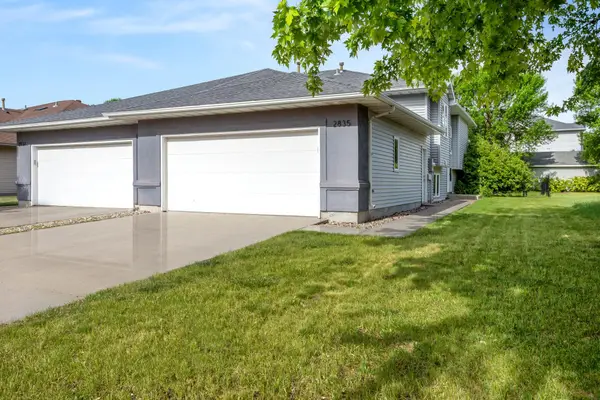 2835 Wheatland Drive S, Fargo, ND 58103