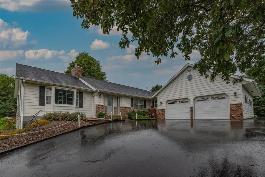 607 Don Drive, Saint Charles, MN 55972 - #2