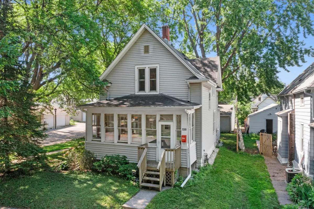 922 Armstrong Avenue, Saint Paul, MN 55102 - #1