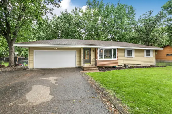 10136 Dogwood Street Nw, Coon Rapids, MN 55448