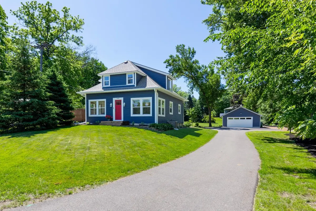 25525 Smithtown Road, Excelsior, MN 55331 - #1