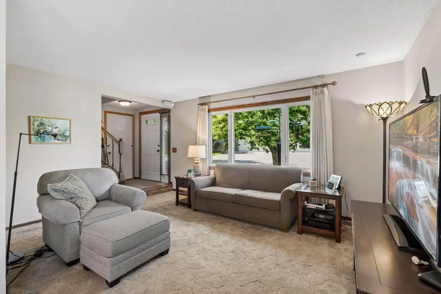 9558 Kingsview Lane N, Maple Grove, MN 55369 - #3