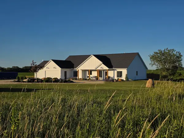 10319 30 Highway Sw, Hayfield, MN 55940