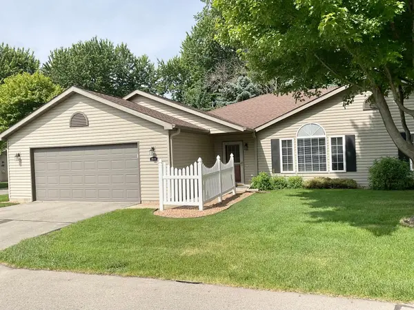 1700 Carriage Homes Drive Sw #B, Austin, MN 55912