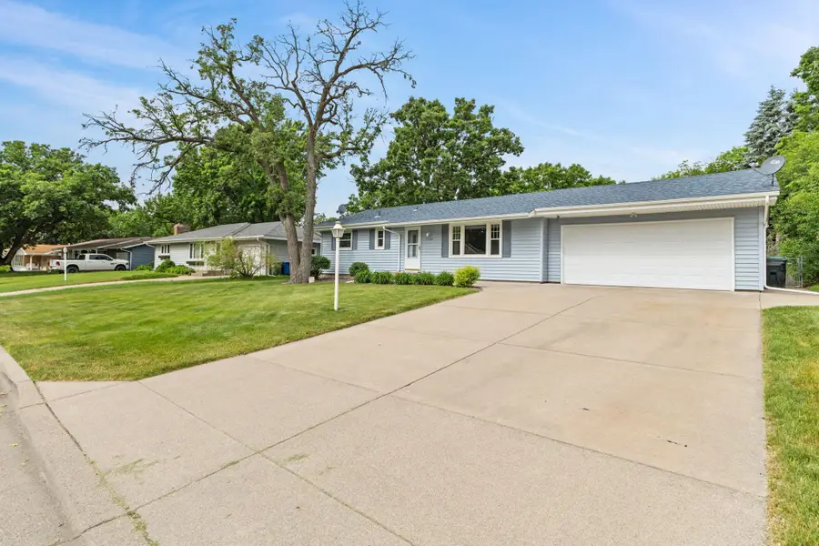 7360 Tempo Terrace Ne, Fridley, MN 55432 - #2